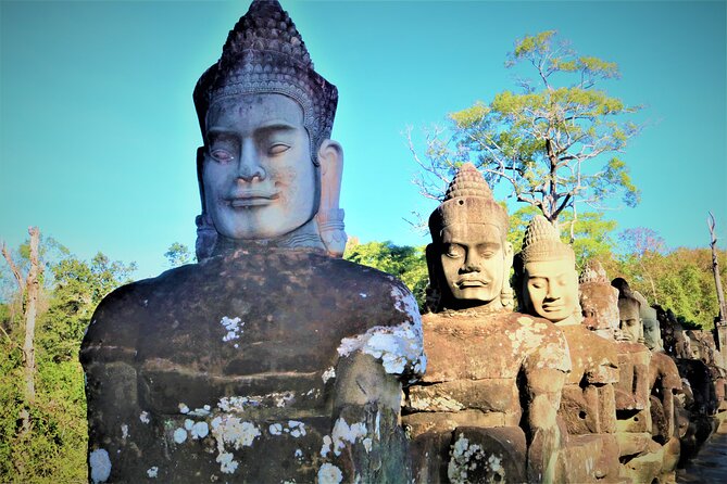 Angkor Wat Highlights and Sunrise Guided Tour from Siem Reap - The terraces and South Gate put Angkor Thom in context