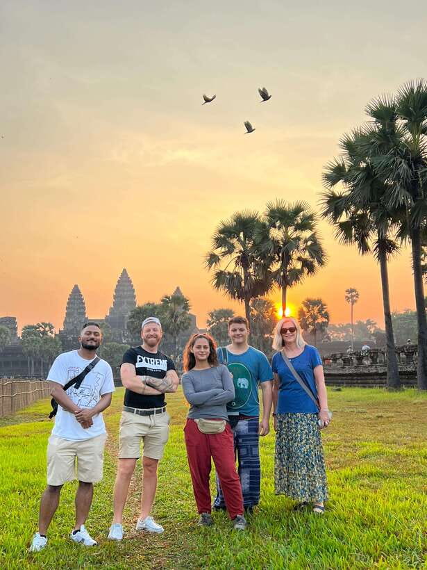 Angkor Wat: Highlights and Sunrise with Spanish Guide - Bayon and the faces of Angkor Thom
