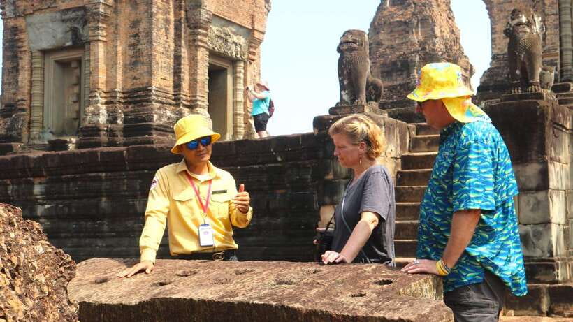 Angkor Wat: Highlights and Sunrise with Spanish Guide - Two hours inside Angkor Wat