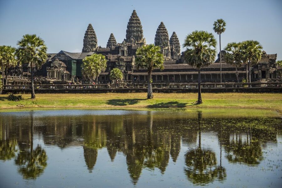 Angkor Wat in a vintage Jeep with driver - jeep rental - Key points to know before booking