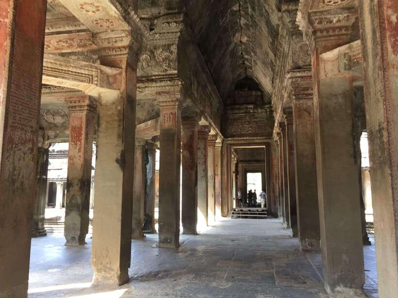 Angkor Wat, Small Circuit Private Tour with Banteay Srei - The road to Banteay Srei