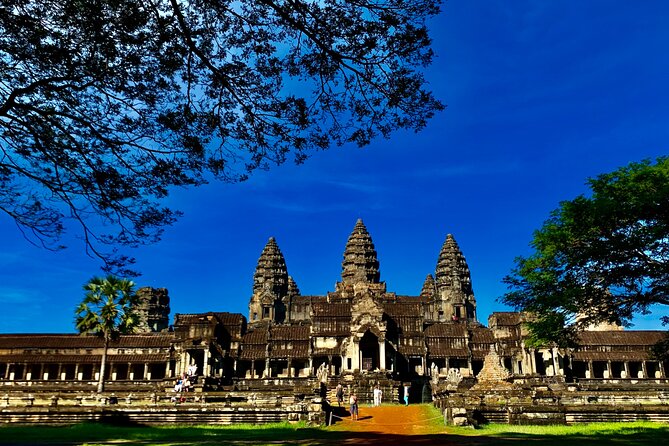 Angkor Wat Small Circuit & Sunset Tour - Ta Keo: a brief climb and a change in scale