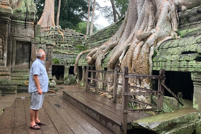 Angkor Wat Small Circuit & Sunset Tour - Bayon and Angkor Thom: the strongest finish
