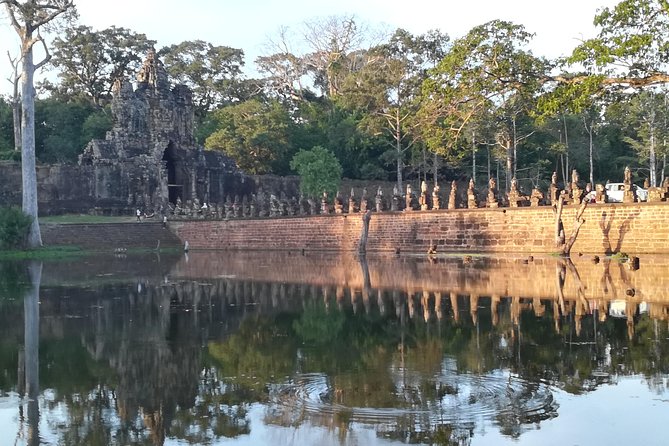 Angkor Wat Small Circuit Tour - Angkor Thom: a city, not just one temple