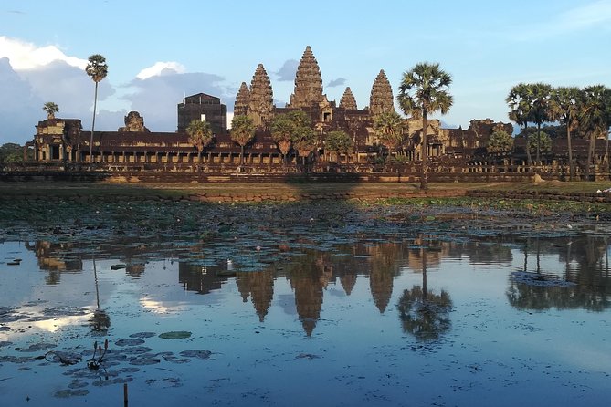 Angkor Wat Small Circuit Tour - Angkor Wat: start with the great monument