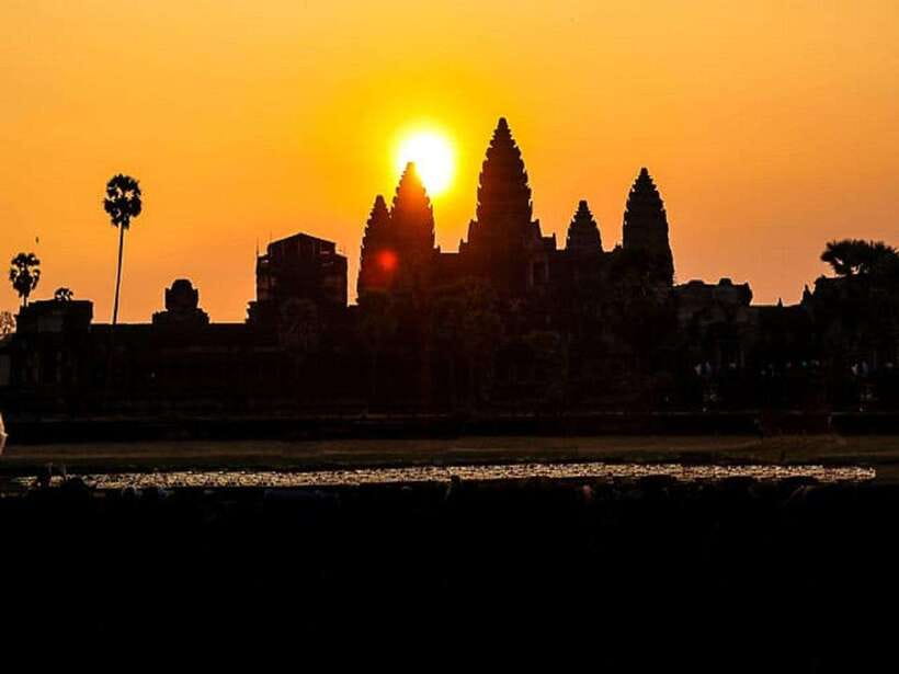 Angkor Wat Small Tour Sunrise With Private Tuk Tuk - Sunrise at Angkor Wat starts before dawn