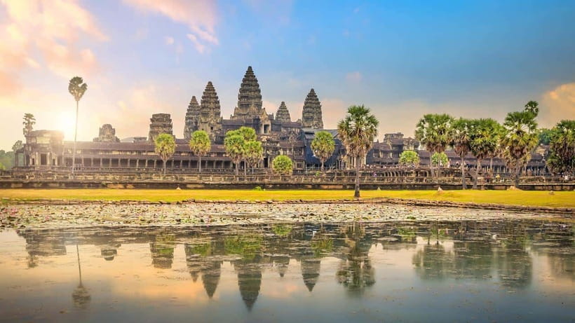 Angkor Wat Small Tour Sunrise With Private Tuk Tuk - Angkor Wat rewards a slow first look