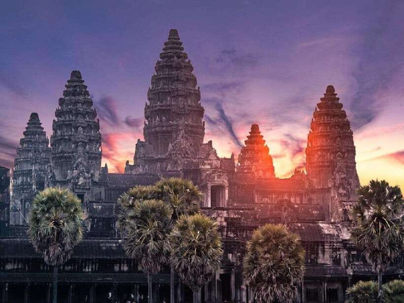 Angkor Wat Small Tour Sunrise With Private Tuk Tuk - Bayon brings you face to face with the stone towers