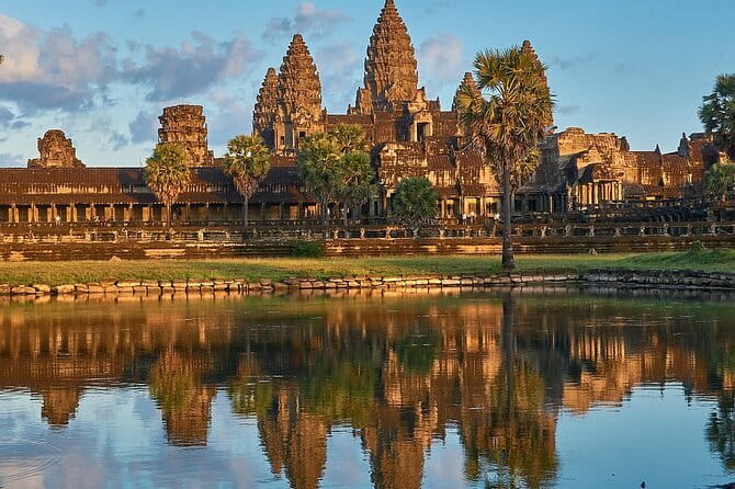 Angkor Wat & Small Tour with Bonteay Srei Temples - Key points at a glance