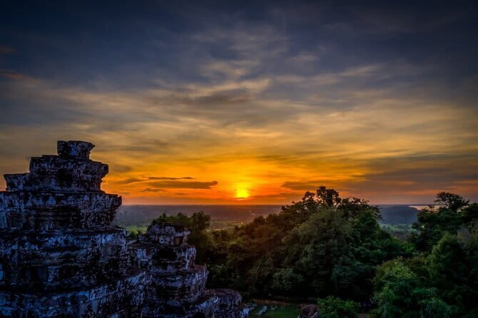 Angkor Wat & Small Tour with Bonteay Srei Temples - Who should book this Angkor tour