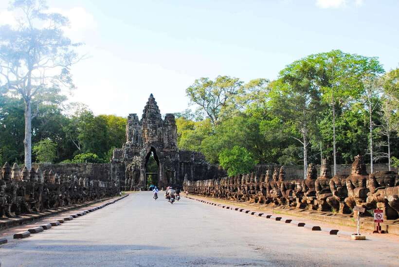 Angkor Wat Small Tour With Private Tuk Tuk - Finishing in the city instead of returning to the hotel