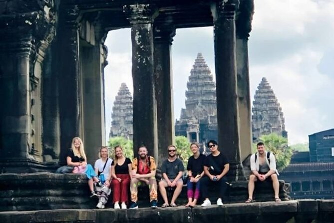 Angkor Wat Sunrise & 3 Main Temples with Breakfast – Small Group - Breakfast at Srah Srang