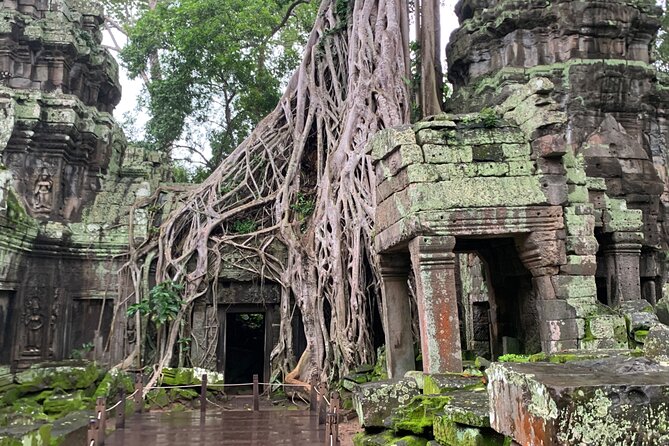 Angkor Wat Sunrise and Angkor Thom Sunset Tour - Sunset near Angkor Thom