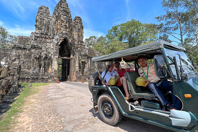 Angkor Wat Sunrise and Market Tour by Jeep - Angkor Thom in a concentrated two-hour visit