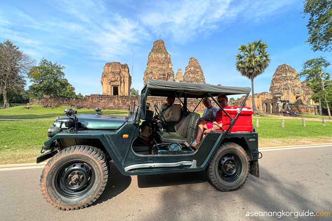 Angkor Wat Sunrise and Market Tour by Jeep - Guides, meals, and small comforts