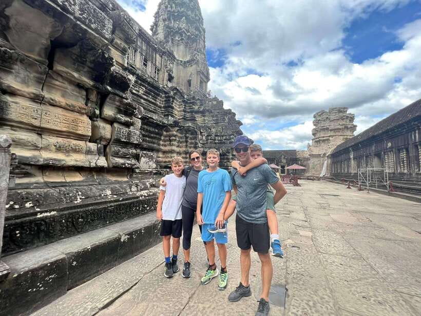Angkor Wat Sunrise Bike Tour With Lunch Included - Lunch beside Sras Srang