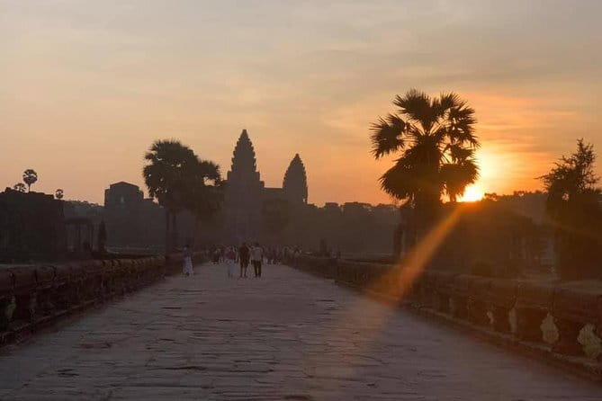 Angkor Wat Sunrise by Tuk Tuk – Personalized Private Tour - The real price: $82 before food