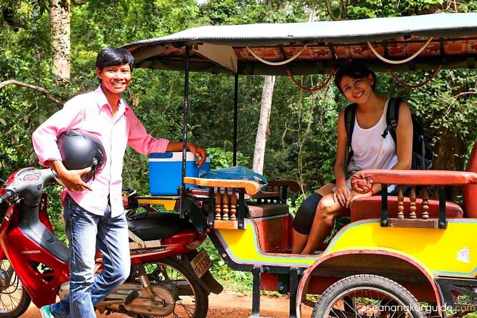 Angkor Wat Sunrise Private Tour via Tuk Tuk from Siem Reap - Bayon’s stone faces and one-hour visit