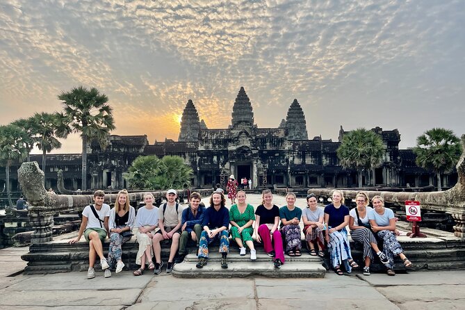 Angkor Wat Sunrise Small Group Tour With Breakfast - Why sunrise at Angkor Wat is worth the alarm