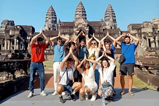 Angkor Wat Sunset Small Group Tour with Lunch Included - Lunch at Srah Srang breaks up the temple marathon