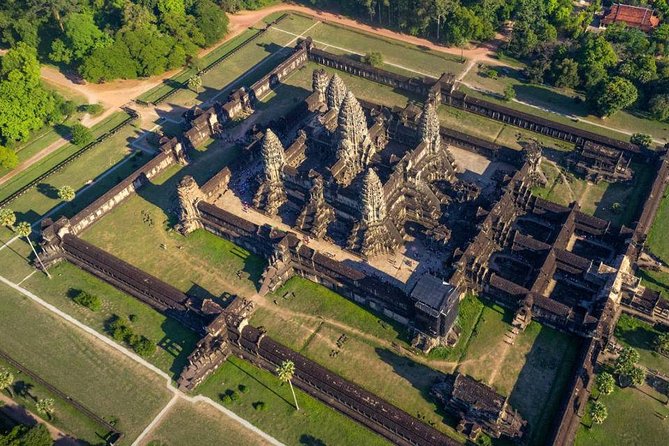 Angkor Wat Sunset Tour - Lunch and a break near Srah Srang