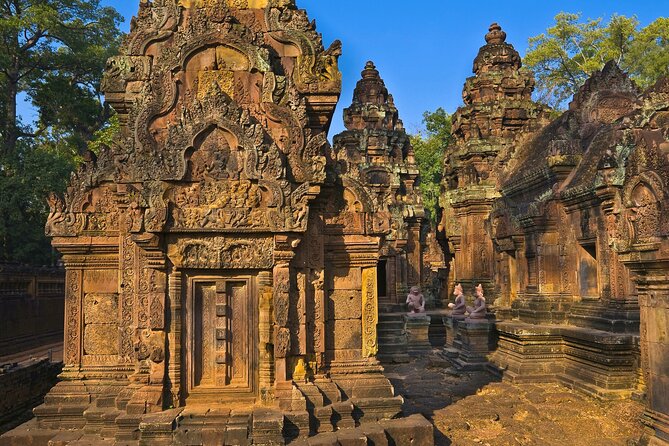 Angkor Wat, Ta Promh, Banteay Srei, Bayon temples Private Tour - Bayon’s stone faces and two hours of detail