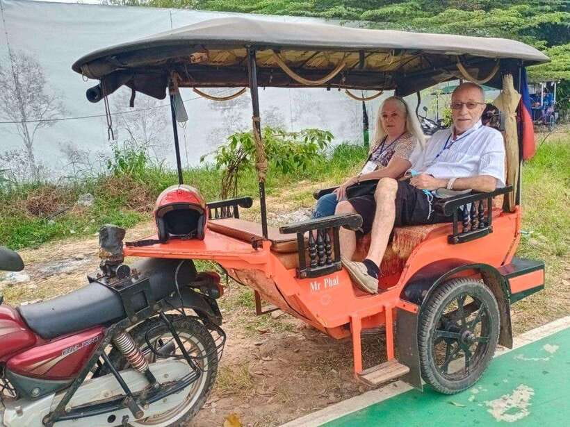Angkor Wat Tour by Tuk-Tuk with English Speaking Driver - Drivers, communication, and meeting points