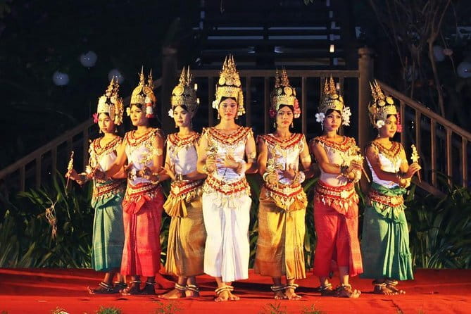 Apsara Dance Performance Including Buffet Dinner and Hotel Pickup - Key points to know
