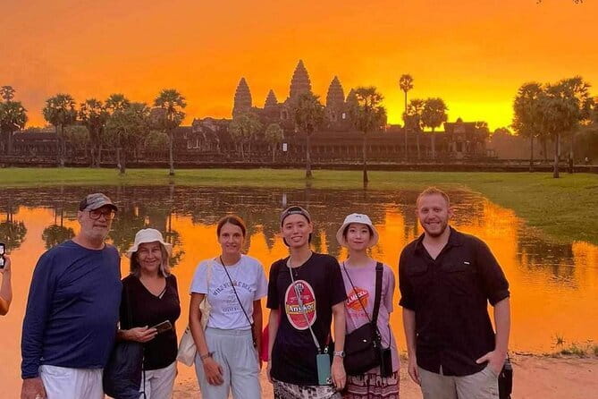 Apsara Dancing Show with Buffet Dinner Free Hotel Pick up - Inside the Amazon Angkor Restaurant setting