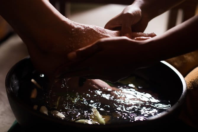Apsara Indulgence 4 Hands Massage in Phnom Penh - What the strongest service accounts point to