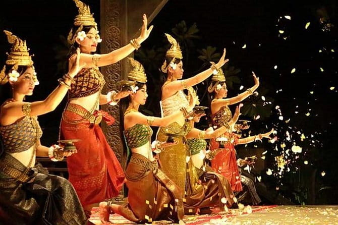 Apsara Show Dinner and Night Market Pub street - A Khmer evening in three different acts