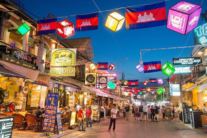 Apsara Show Dinner and Night Market Pub street - Thirty minutes at the Siem Reap Night Market