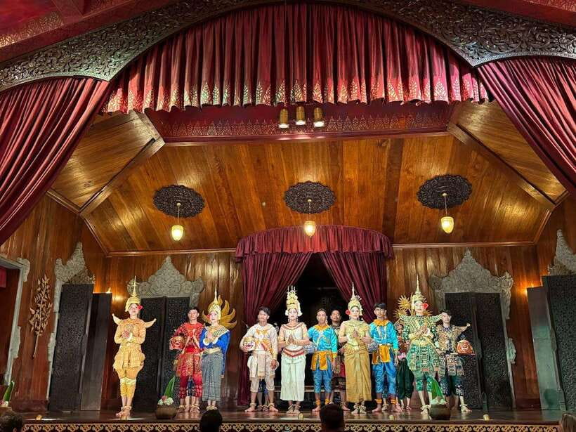 Apsara Theater Performance include dinner & Hotel pick up - Dinner before the dancing