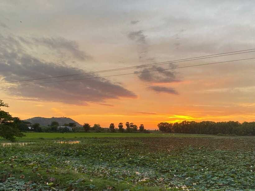 Authentic Siem Reap: Tuk Tuk Countryside and Sunset Tour - The guides make the difference