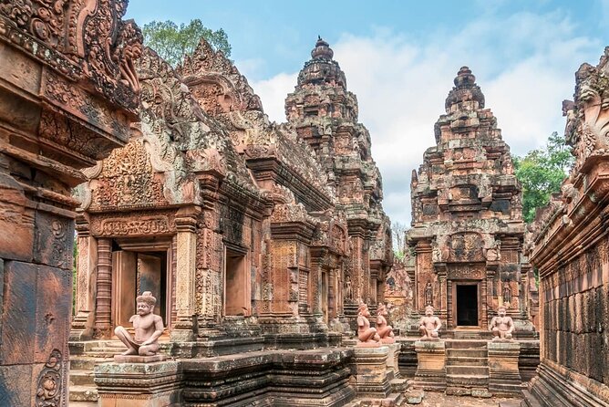 Banteay Srei and Grand Circuit Heritage Tour from Siem Reap - The road to Banteay Srei