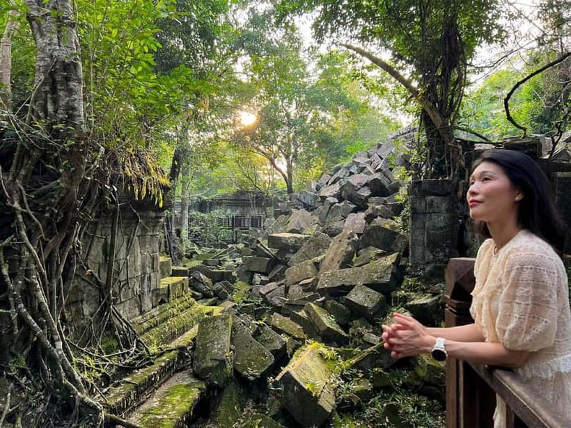 Banteay Srei, Beng Mealea and Kulen Mountain with Picnic - Wat Preah Ang Thom and the reclining Buddha