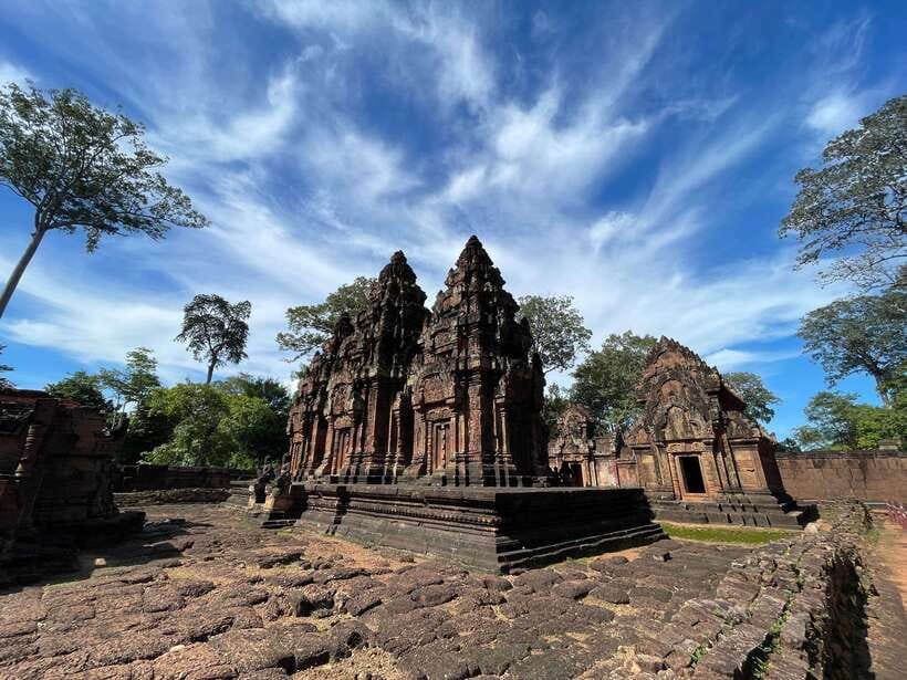 Banteay Srei, Kulen Waterfall & Beng Mealea Exploration - Banteay Srei and the appeal of small, precise carvings