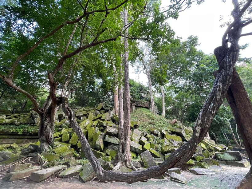 Banteay Srei, Kulen Waterfall & Beng Mealea Small-Group Tour - Peng Ta Kho and the Kulen Mountain view