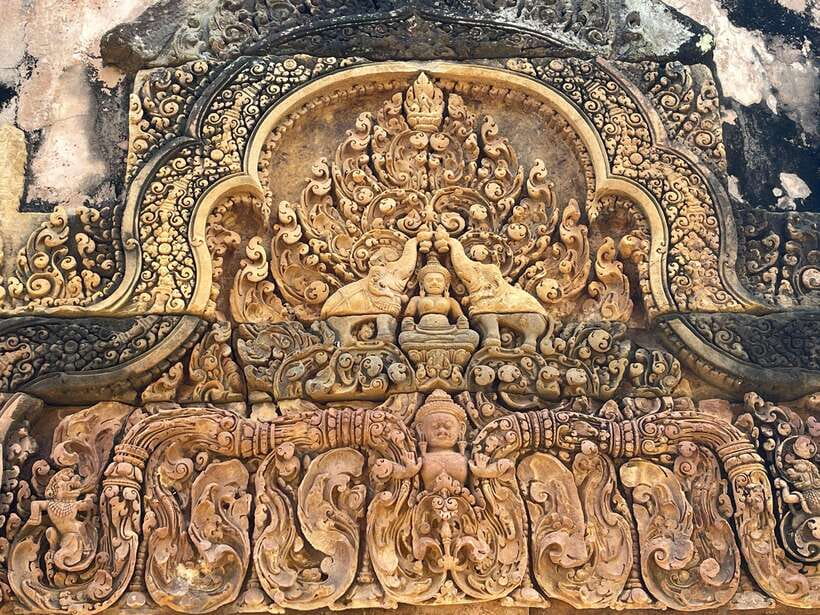 Banteay Srei, Kulen Waterfall & Beng Mealea Small-Group Tour - Beng Mealea, where the jungle has the upper hand