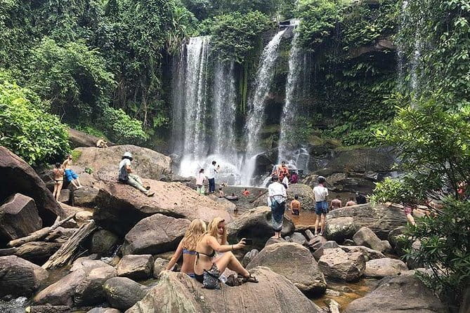 Banteay Srei Temple and Kompong Phluk Village Private Tour - What the $65 price really covers