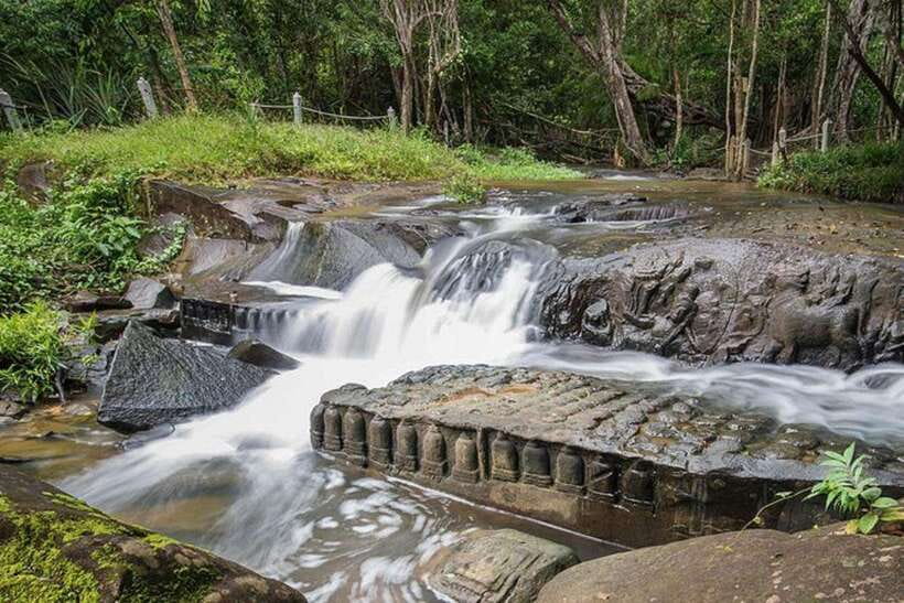 Bantey Srei, Kbal Spean and Landmine museum Private Tuk-Tuk - Banteay Srei and the finest stonework near Angkor