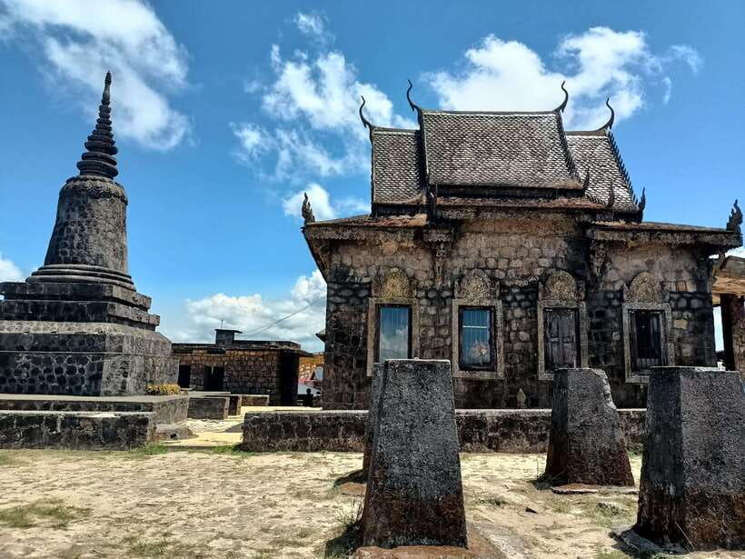 Bokor mountain, Pepper plantation and Man-made lake - Riding up Bokor Mountain