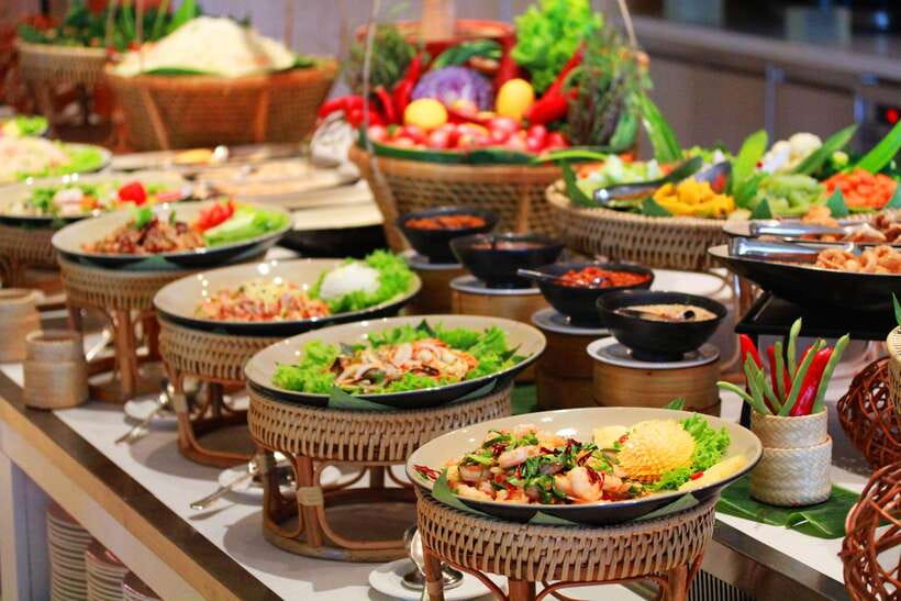 Buffet Dinner Apsara Show with hotel transfers - The buffet: Khmer dishes with a broad Asian mix