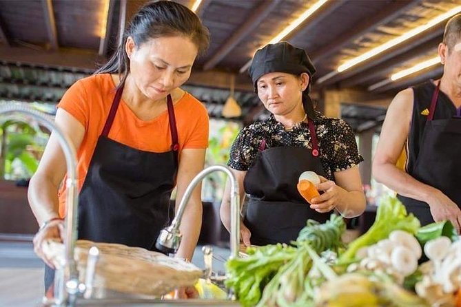 Cambodian Private Cooking Class at a Local's Home - What happens in the tuk-tuk