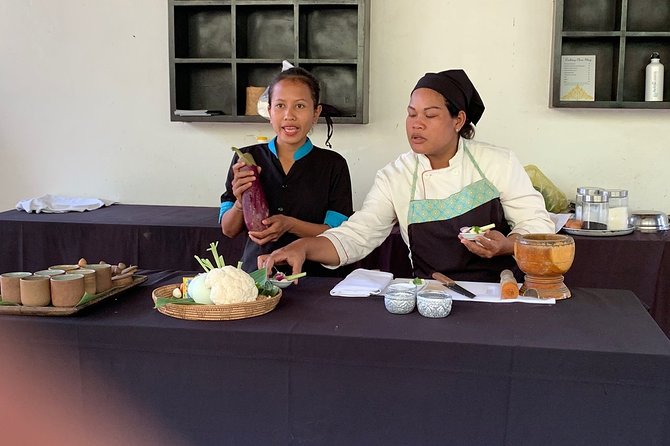 Cambodian Village Cooking Class - A tuk-tuk ride from town to the countryside