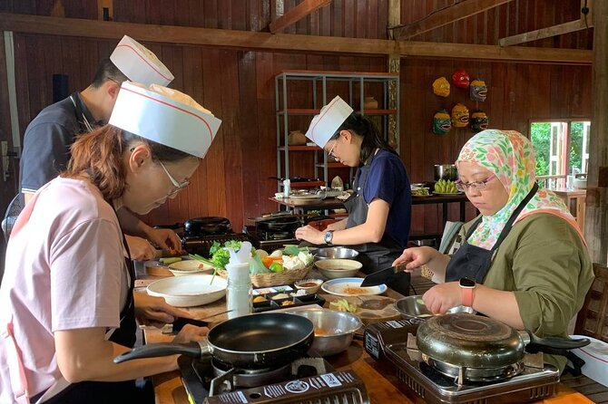 City Tour & Cooking Class - A city tour that ends at the stove