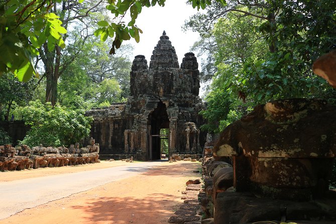 Classic Angkor Wat Sunrise or Sunset Private and Small GroupTour - Ta Nei, a quieter hour among old stone