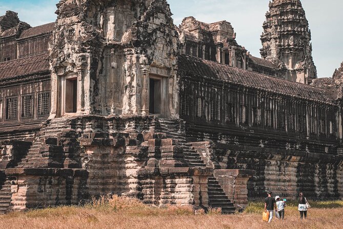 Discover the Tastes Temples and Tales of Authentic Cambodia - Bikes, villages, and Battambang’s evening bat flight