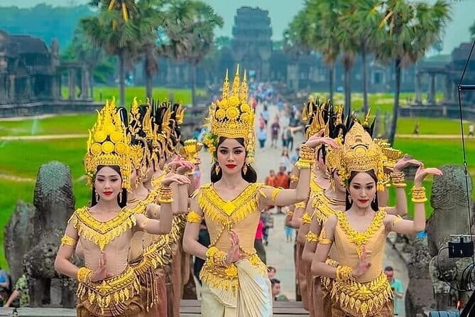 Exclusive Angkor temples and Small group temples tours - Three hours at Angkor Wat