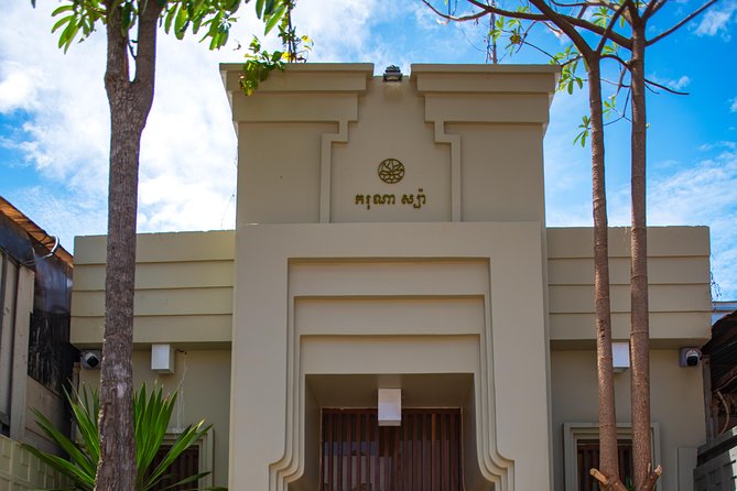 Four Hand Bliss (65 Mins) + Free Pick up or Drop Back - A quiet hour at Karona Spa